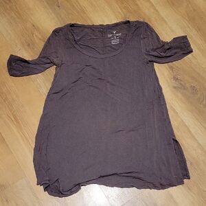 American Eagle Outfitters-Short and long-sleeve Tees - Dark Brown and Navy Blue